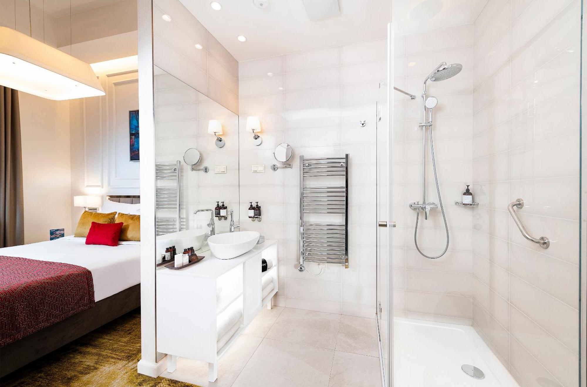 Three Corners Avenue Hotel บูดาเปสต์ ภายนอก รูปภาพ